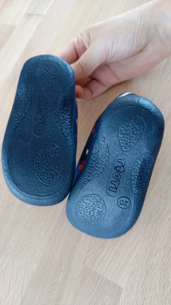 Chaussons pointure 20 - photo numéro 3