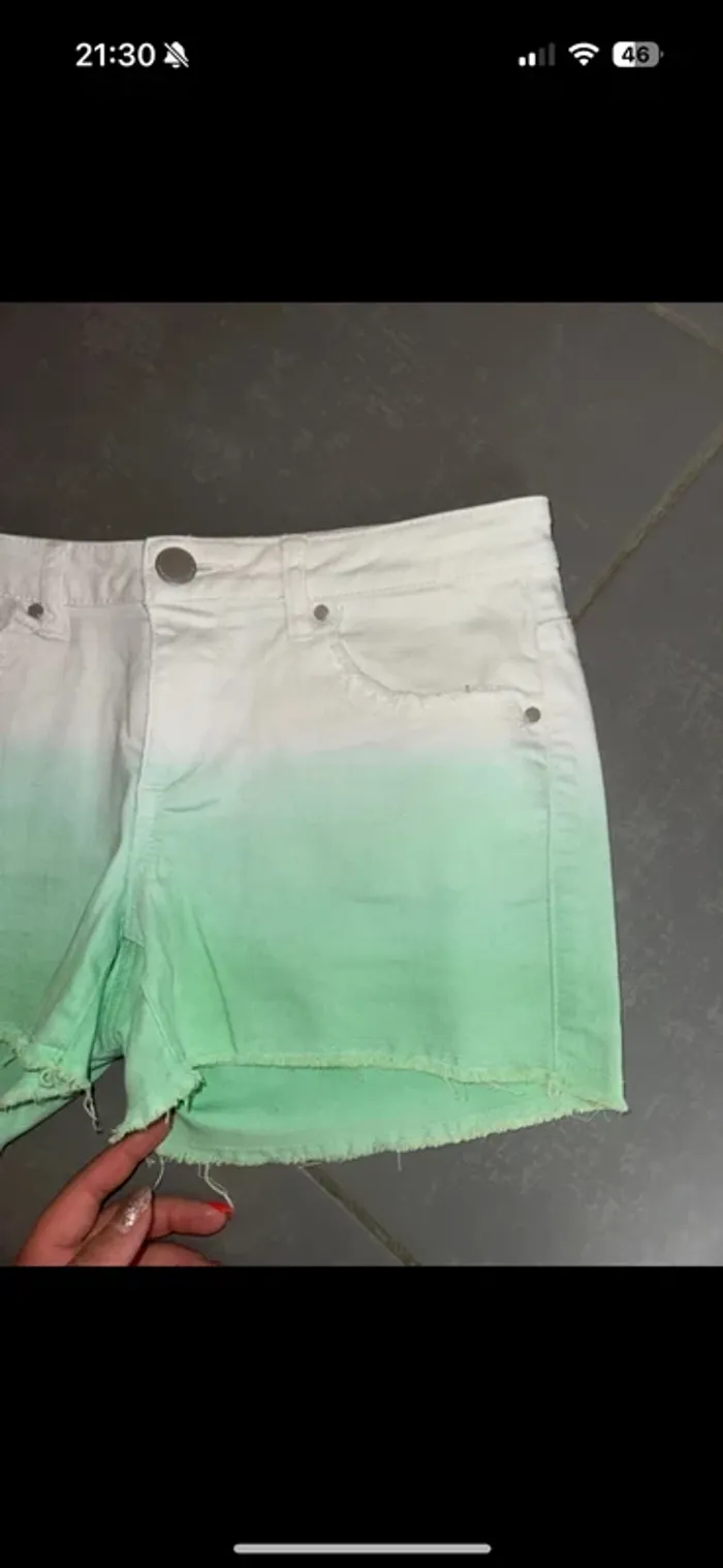 Short vert et blanc en jeans - photo numéro 2