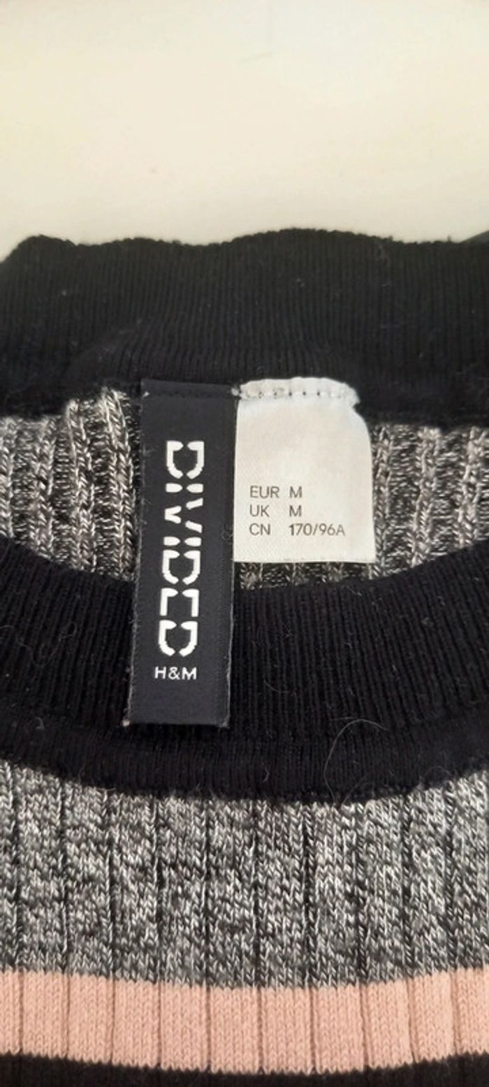 Pull rayé gris noir rose H&M 38 - photo numéro 3