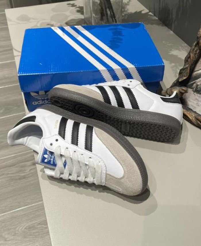 Baskets Adidas taille 39 - photo numéro 3