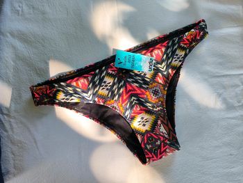 Bas de maillot de bain colorée / taille S / marque Undiz