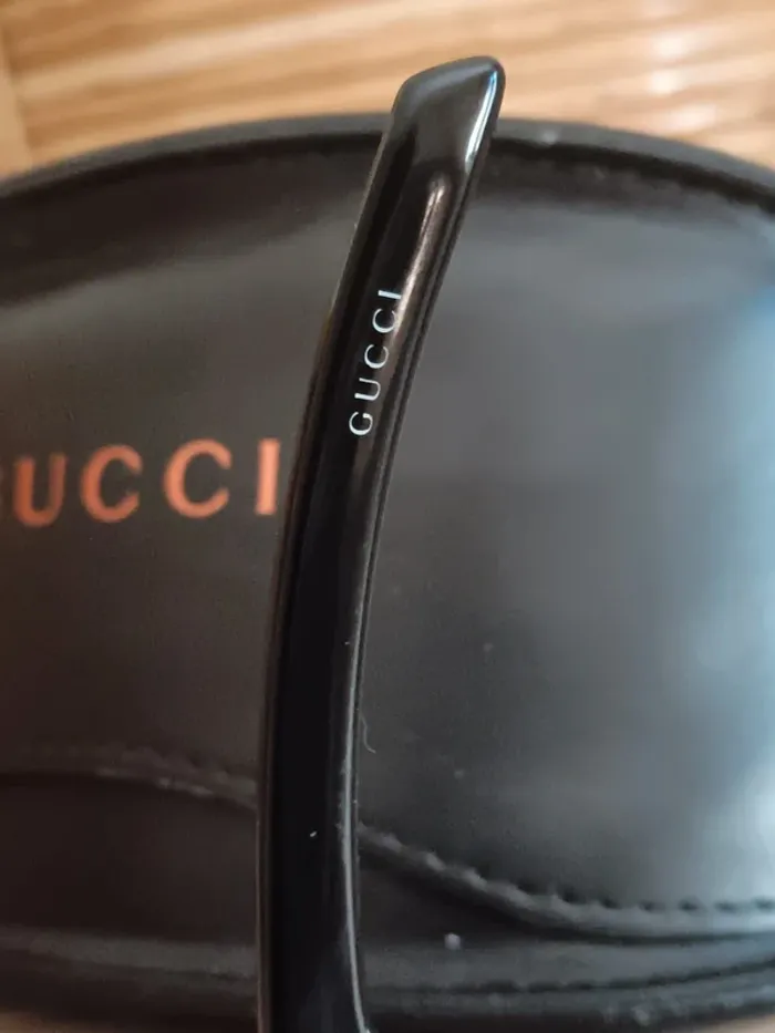 Lunette de soleil Gucci enveloppantes - photo numéro 9