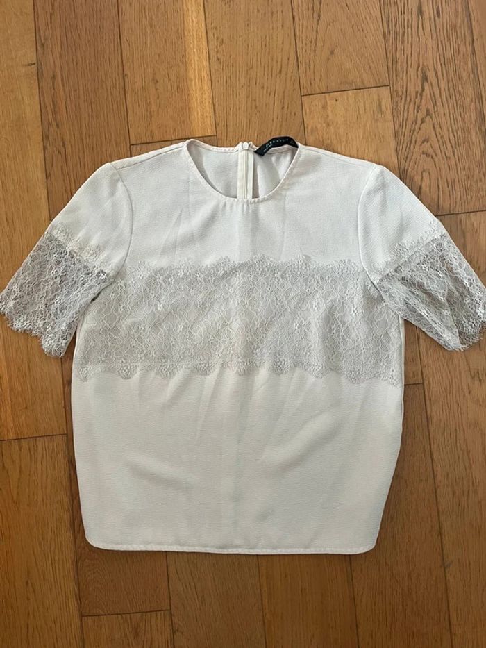 Teeshirt blouse chemisier Zara taille S rose pâle dentelle
