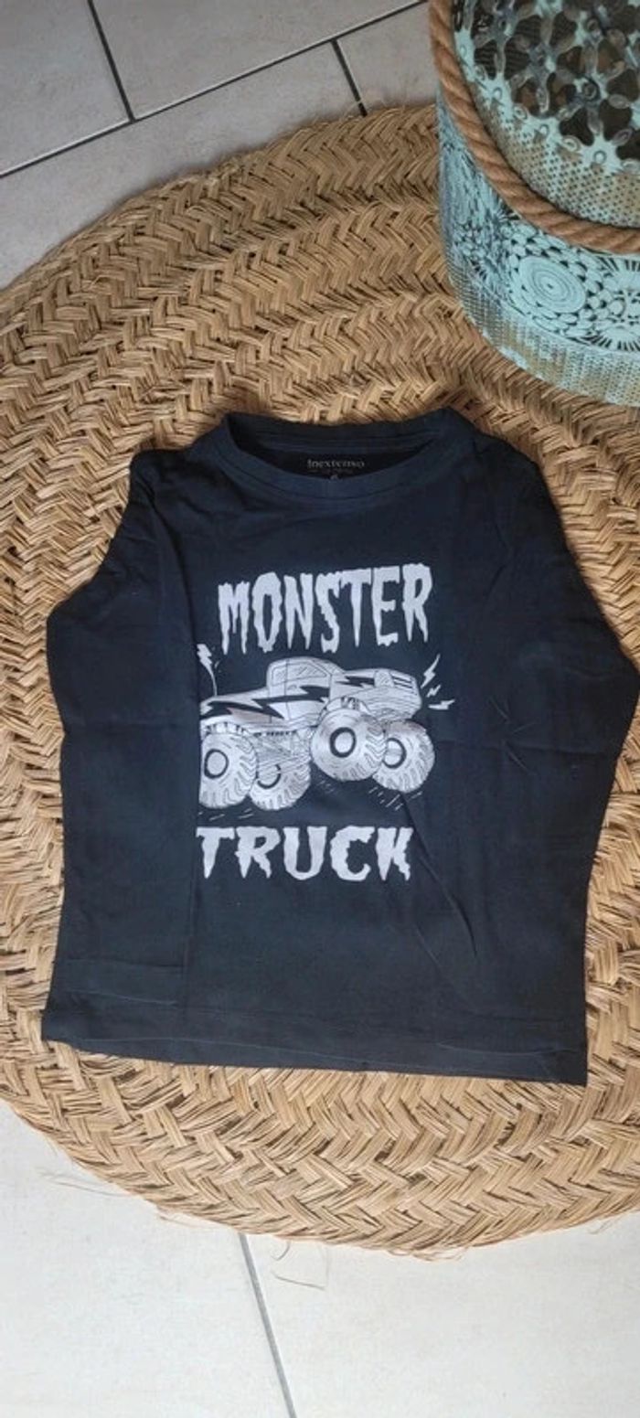 T-shirt garçon manches longues Taille 116 - photo numéro 2