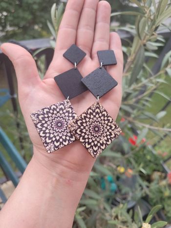 Boucles d oreilles bois et mandala