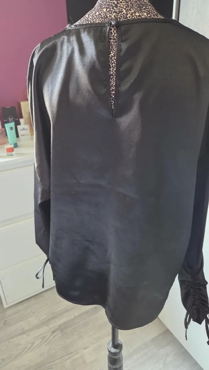 Blouse de chez BikBok en taille M - photo numéro 3