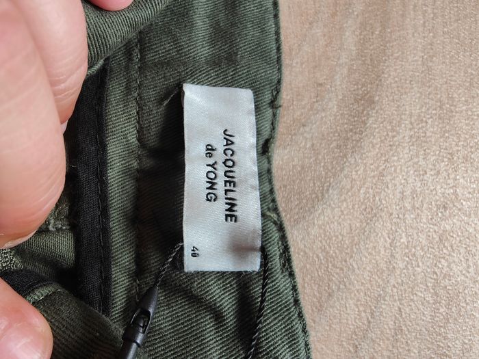 Pantalon cargo neuf - photo numéro 3