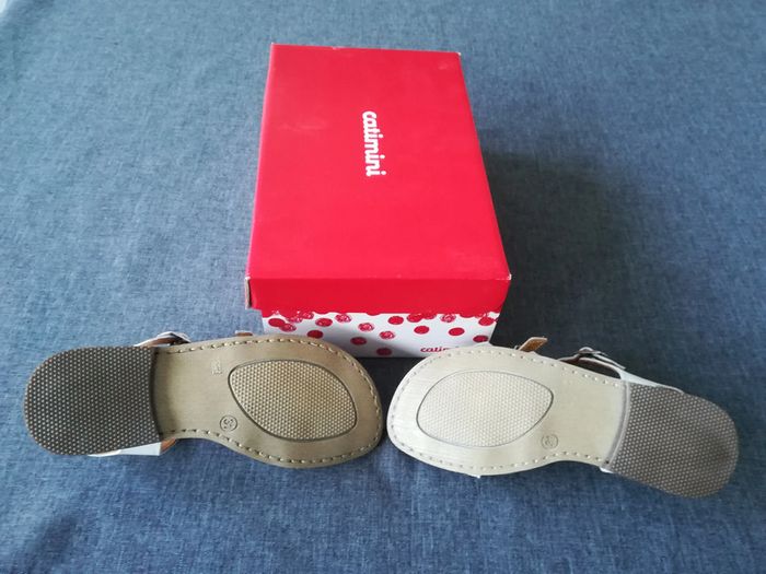 Sandales Cuir Neuves CATIMINI Pointure 31 - photo numéro 2