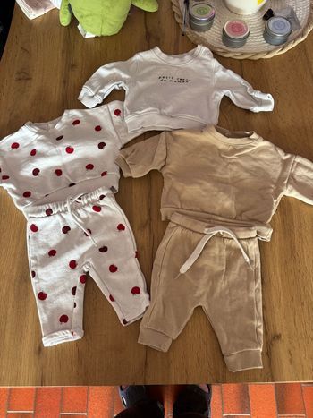Lot ensembles jogging bébé fille - 1 mois