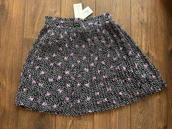 Jupe Ycoo T. L neuve noire fleurs violet