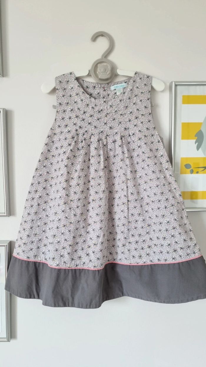 Robe habillée coloré obaibi taille 3ans comme neuve