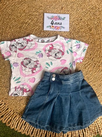 Ensemble été teeshirt et jupe patineuse en jean 4 ans
