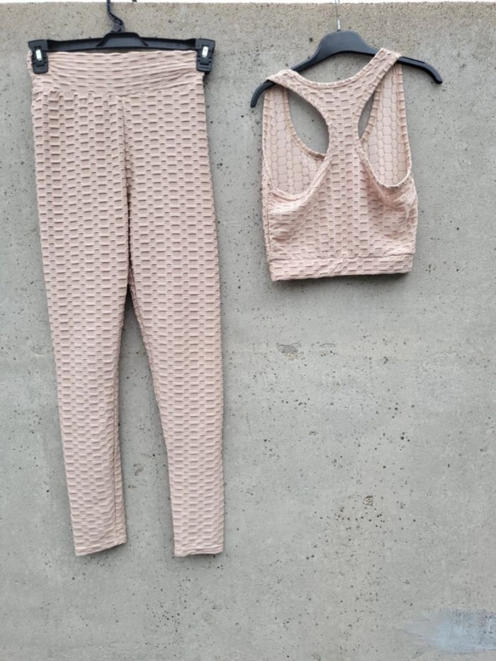 Ensemble de sport femme - photo numéro 3