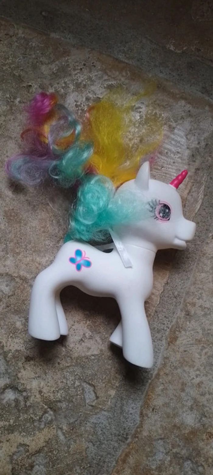 Petit Poney Licorne blanc