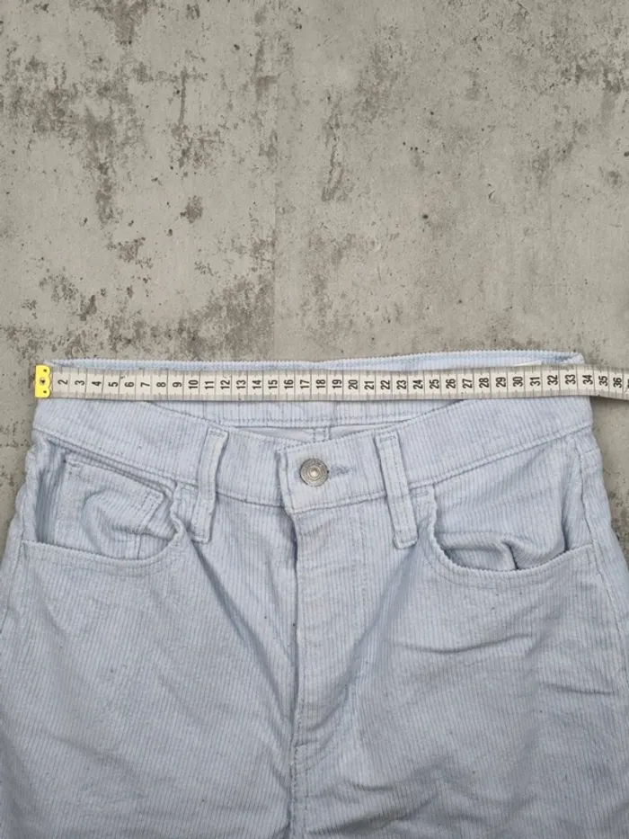 Jean Levi’s Mom High Waisted en velours – Bleu ciel – Taille 34 Femme - photo numéro 4