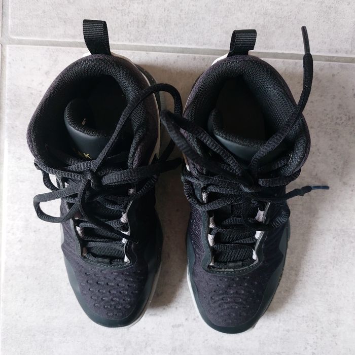 Chaussures basketball decathlon pointure 34 - photo numéro 4