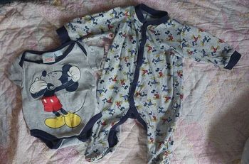 Lot pyjama et body Mickey mouse