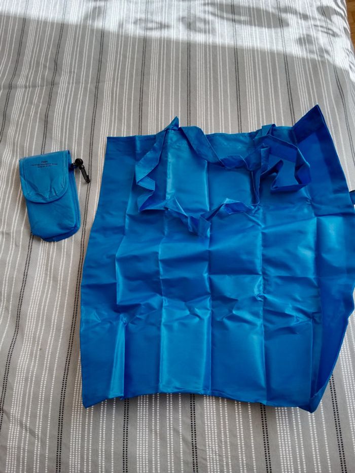 sac de course pliable dans étui