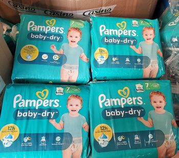 Couches Pampers Taille 7, 124 Couches.