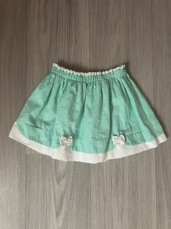 Jupe avec petits neuds en relief