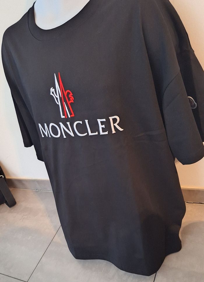 T shirt over size MONCLER taille XXL neuf - photo numéro 3