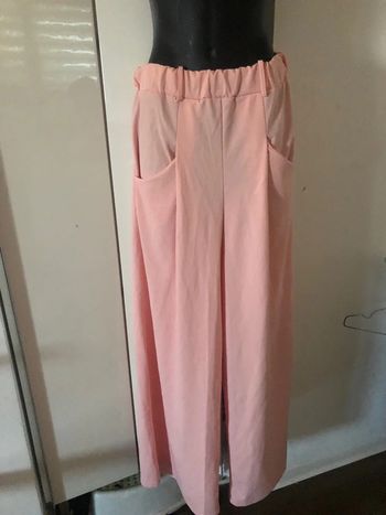 Pantalon léger à jambes larges . Taille