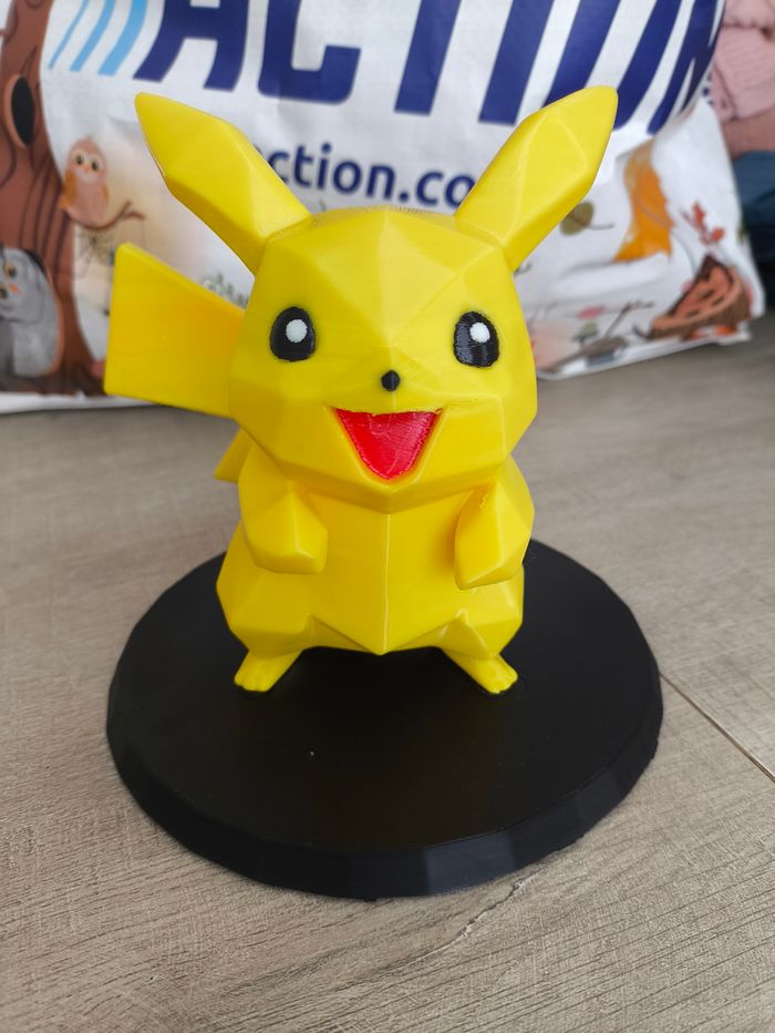 Figurine Pikachu géométrique 15 cm