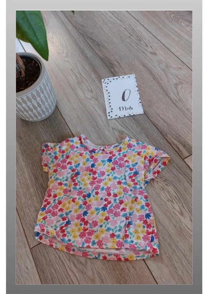 Tee shirt fleuris 0/3 mois naissance primark