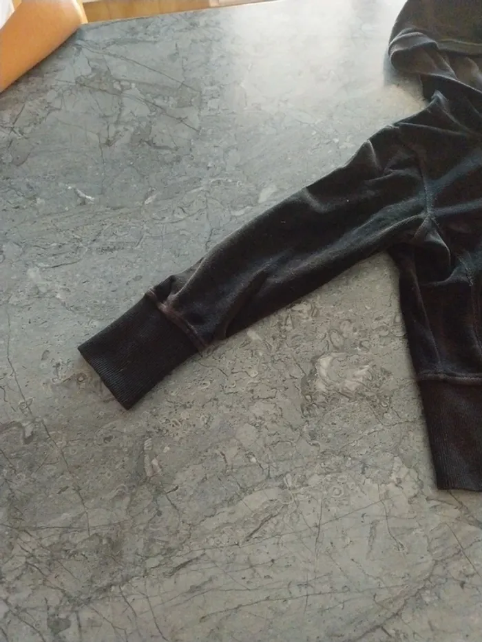 Veste à capuche T. 8 ans - photo numéro 2