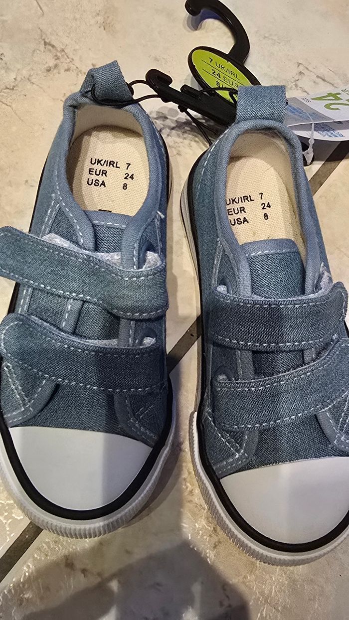 🥰💙🥰 superbe lot Baskets et sandales pointure 24 garçon 🥰💙💙💙 - photo numéro 6