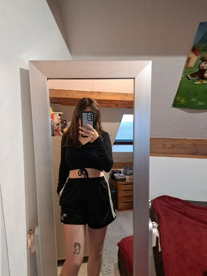 Croptop manches longues taille 36 noir
