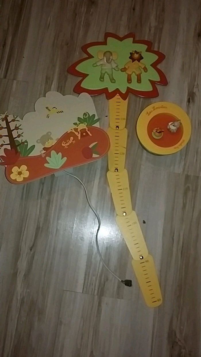 Toise et boîte à musique