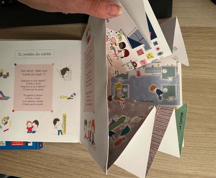Livre imagier ludique pop-up école bienvenue en maternelle - photo numéro 4