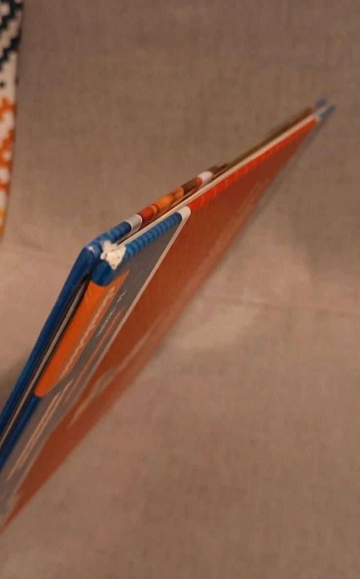 Livre pat patrouille au secours de la couronne - photo numéro 3