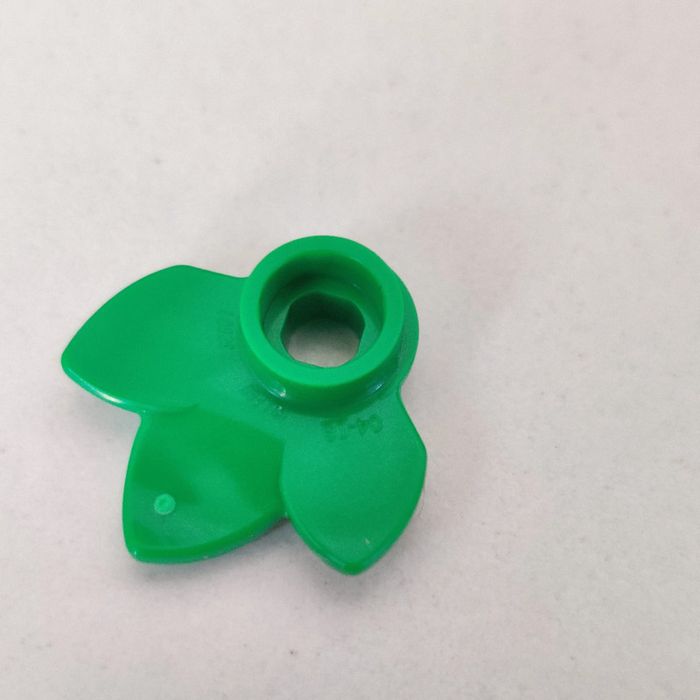 200 feuilles vert clair LEGO 🍃 - Excellent état🌟 - Envoi rapide🚚💨 - photo numéro 2