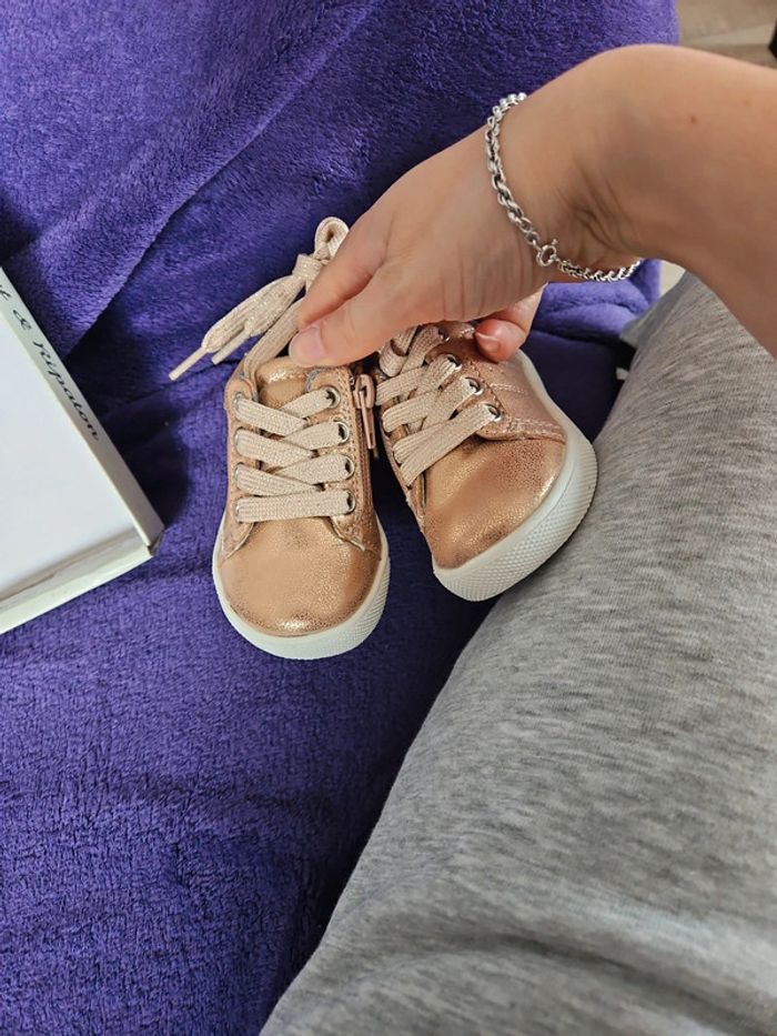 Chaussures fille P 19 - photo numéro 7