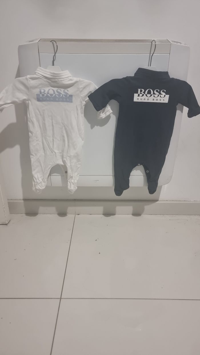 Lot.de 2 pyjama ɓébé hugo boss taille 1 mois - photo numéro 2