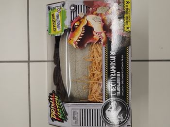 Primal hatch dino jurassic worl