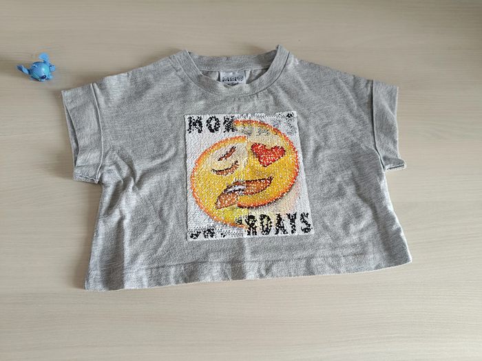 t-shirt court