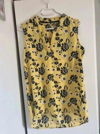Débardeur / blouse sans manche jaune taille 36