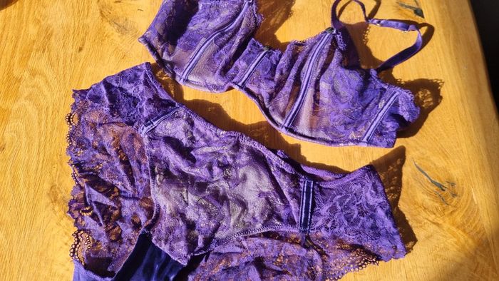 Ensemble rougegorge violet  soutien gorge / culotte - photo numéro 6