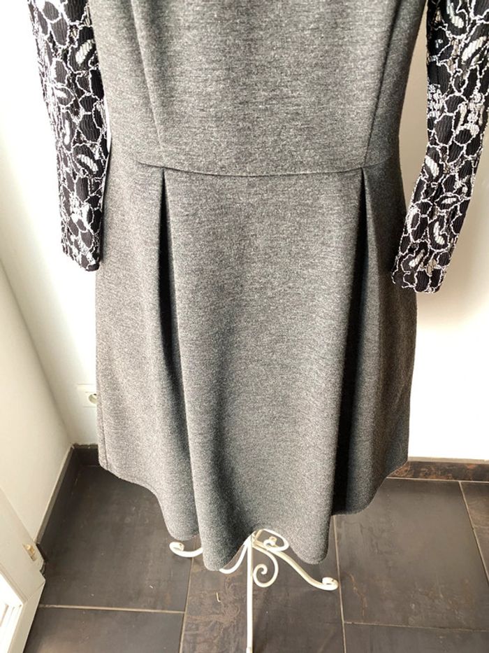 Robe Naf Naf grise avec dentelle noire taille 36 - photo numéro 8