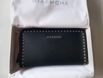 Porte feuille zippé Givenchy neuf