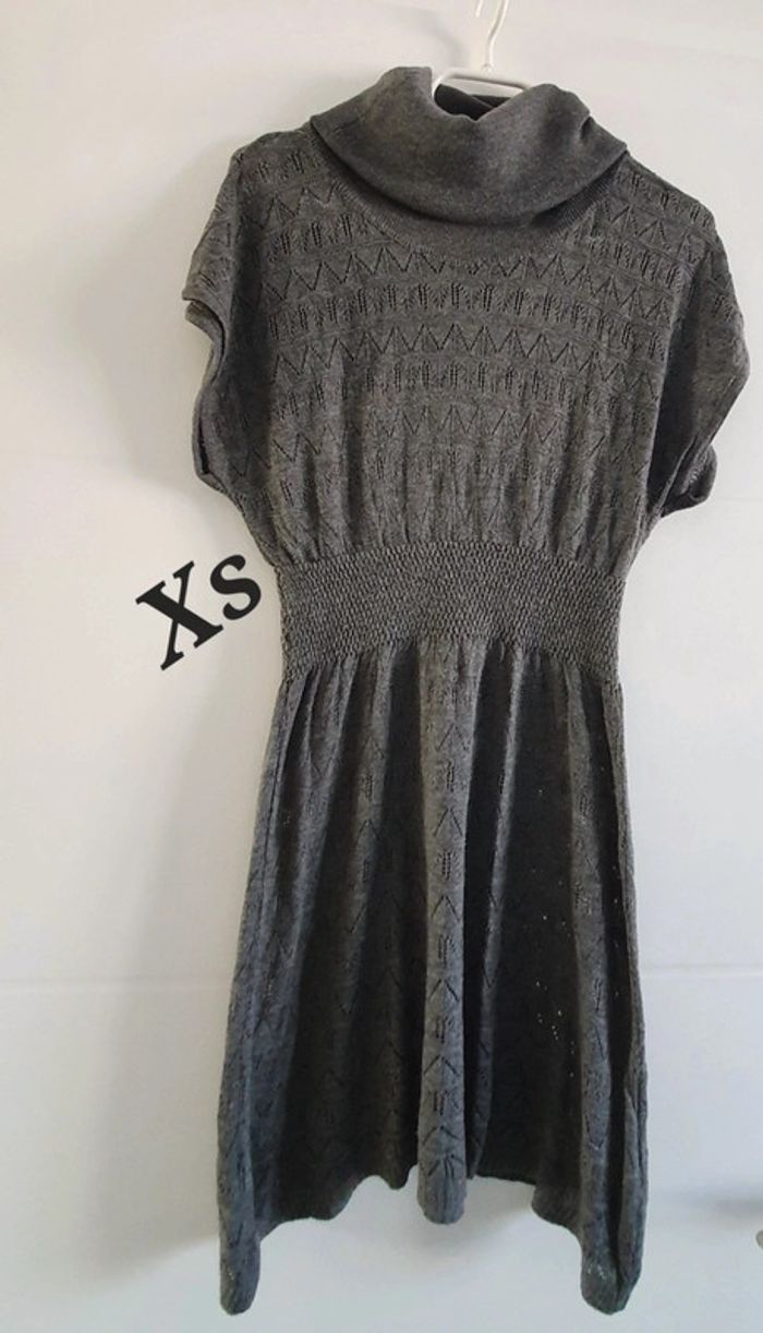 Robe xs grise sans manches
