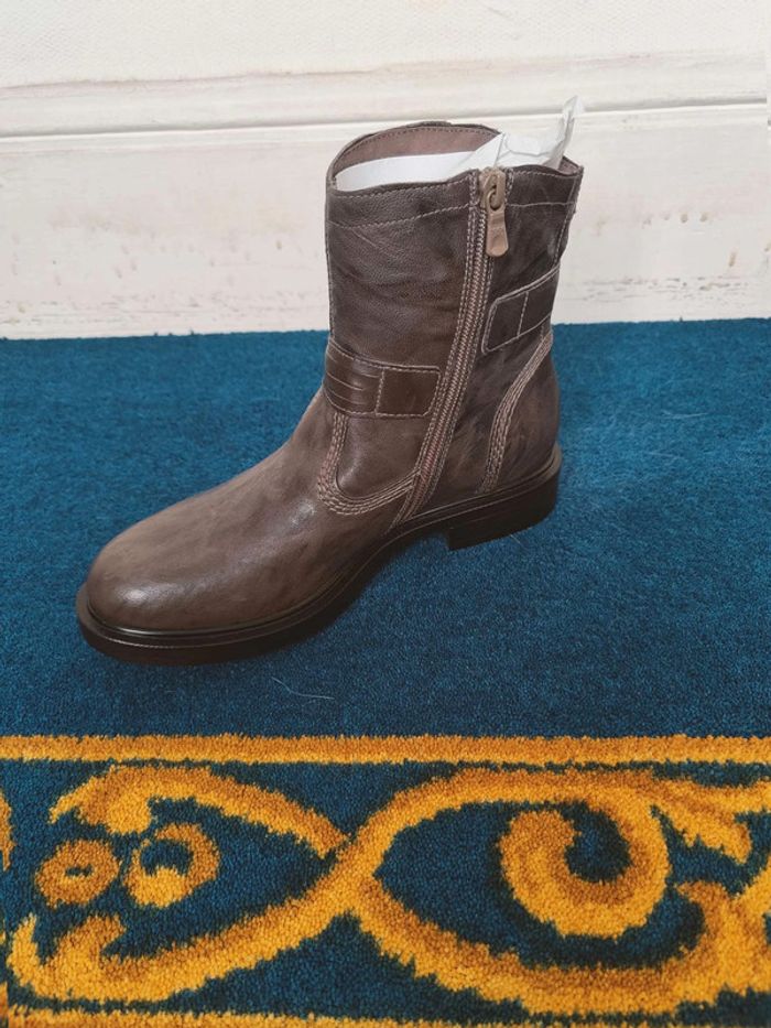 Bottines Nero Giardini en cuir marron, style motard chic - photo numéro 8