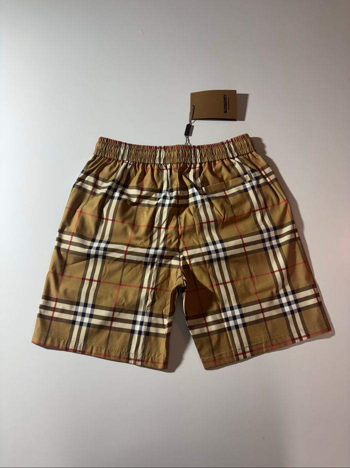 short Burberry - photo numéro 6
