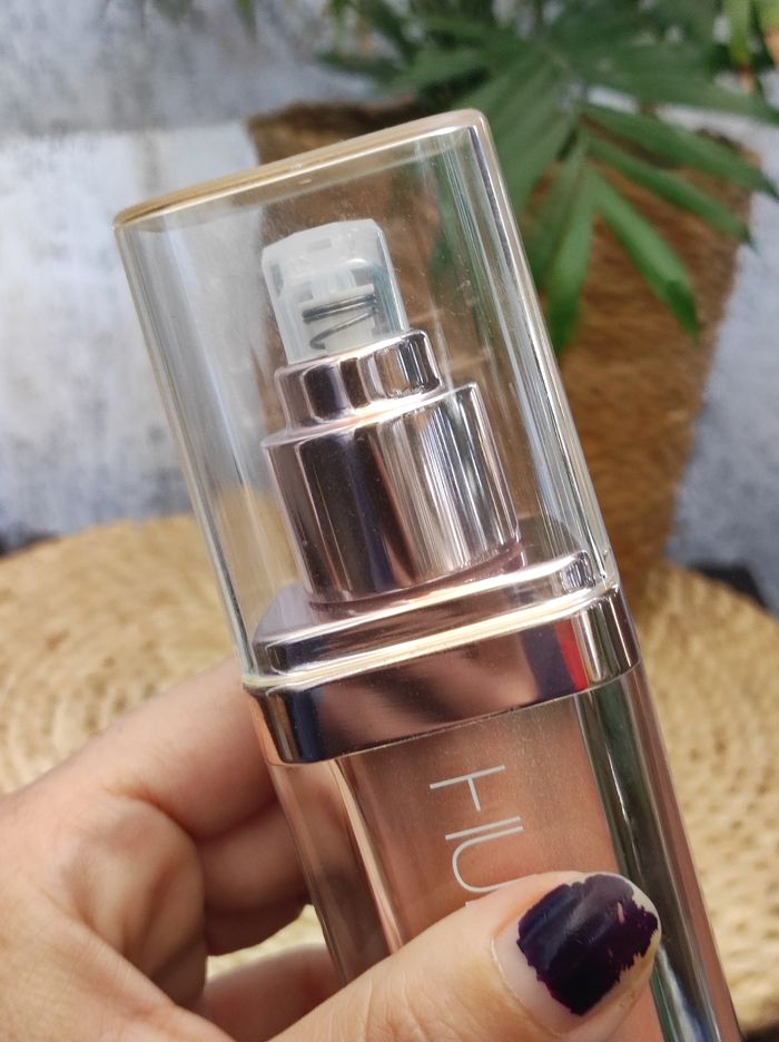 Highlighter liquide teinte luna huda beauty - photo numéro 2