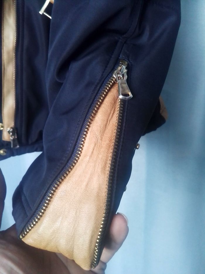 Superbe doudoune Valentino avec cuir - photo numéro 7