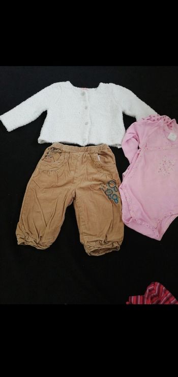 Ensemble fille 6 mois gilet blanc et pantalon marron du pareil au même