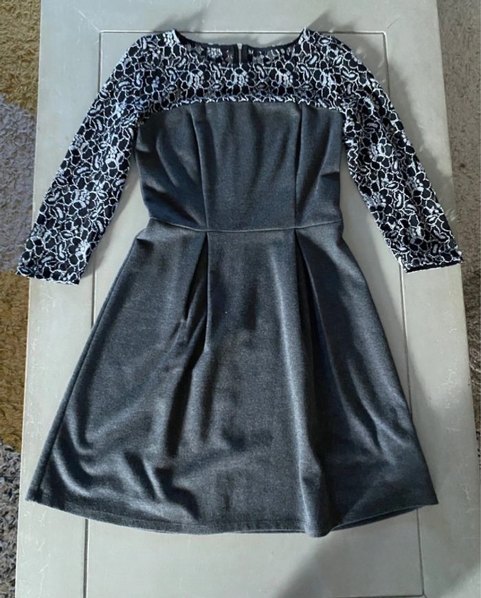 Robe Naf Naf grise avec dentelle noire taille 36 - photo numéro 11
